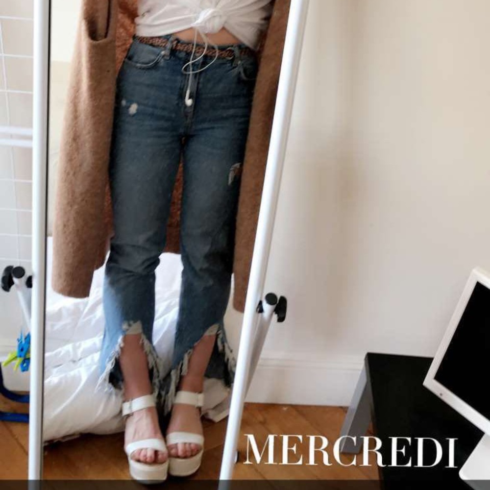 Bershka Mom Jeans with fringe ankles